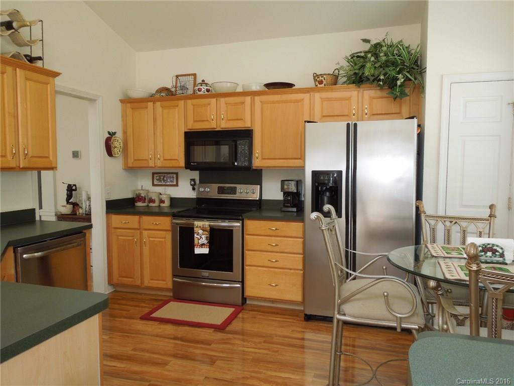 819 Clearbrook Road Matthews, NC 28105 - Photo 7 of 24 Gallery Image 7