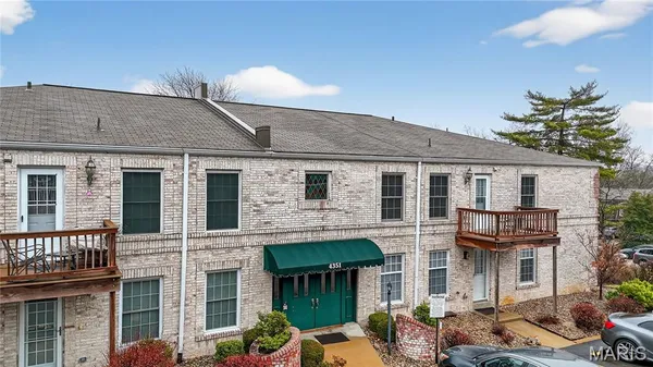 $134,900 | 4351 Chateau De Ville Drive, Unit D, St. Louis, MO 63129