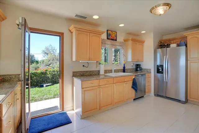 $2,999,000 | 202 East Mountain Drive, Montecito, CA 93108