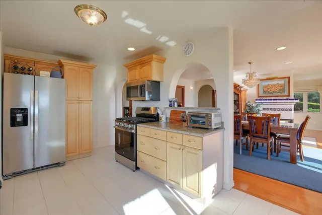 $2,999,000 | 202 East Mountain Drive, Montecito, CA 93108