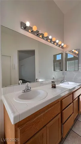 $1,945 | 5042 Vista Loma Way, North Las Vegas, NV 89031
