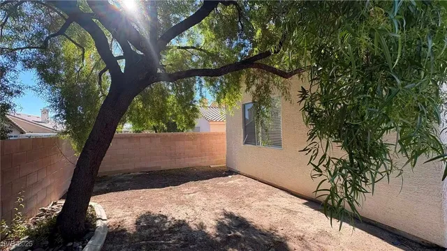 $2,050 | 5042 Vista Loma Way, North Las Vegas, NV 89031