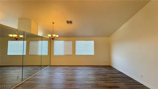 $2,050 | 5042 Vista Loma Way, North Las Vegas, NV 89031