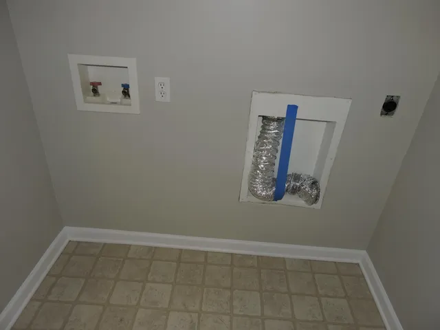 $1,425 | 132 Swaying Pine Court, Crestview, FL 32539