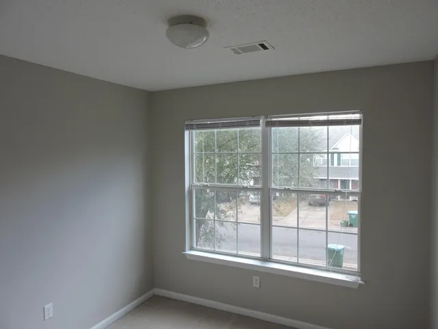 $1,425 | 132 Swaying Pine Court, Crestview, FL 32539