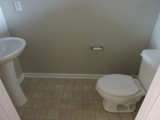 $1,425 | 132 Swaying Pine Court, Crestview, FL 32539