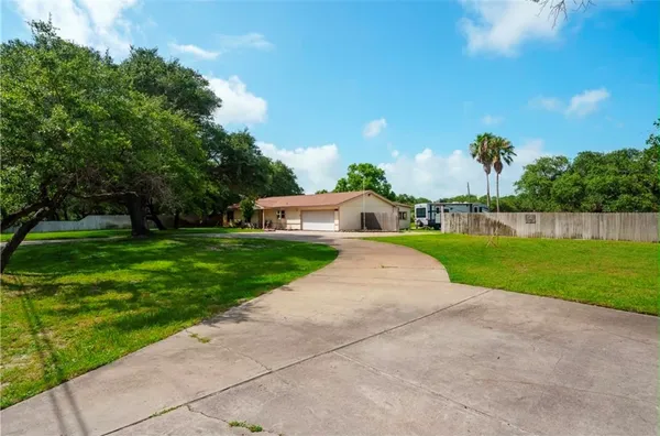 $565,000 | 1689 Mooney Lane, Ingleside, TX 78362
