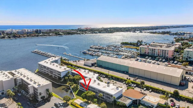 $150,000 | 200 Waterway Drive South, Unit 104, Lantana, FL 33462