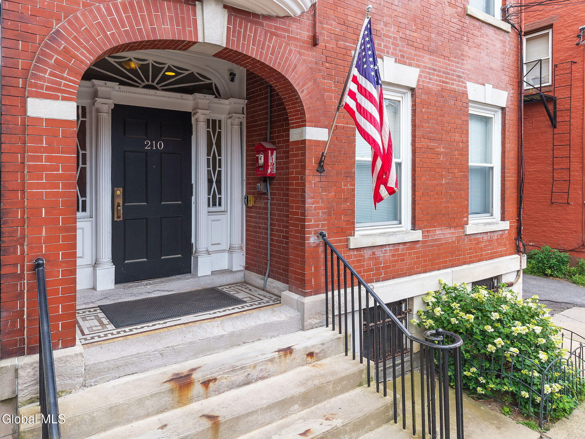 210 Union Street Schenectady, NY 12305 - Photo 3 of 40 3-210UnionSt_03