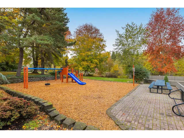 $249,000 | 1696 Northwest Rolling Hill Drive, Beaverton, OR 97006