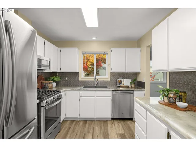 $249,000 | 1696 Northwest Rolling Hill Drive, Beaverton, OR 97006