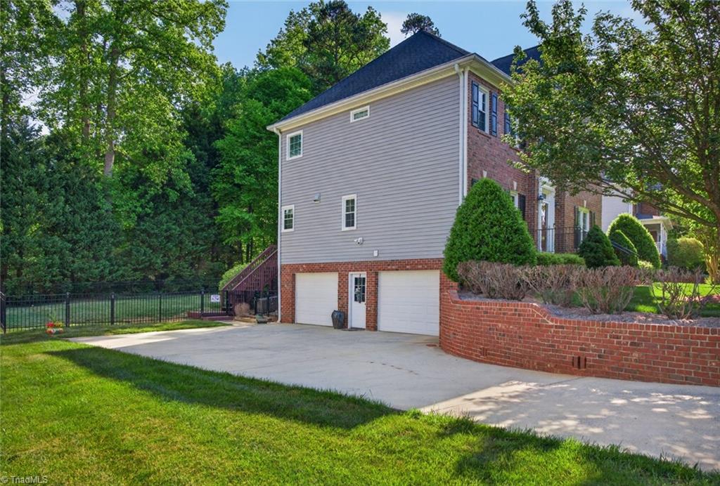 6315 Armsby Road Clemmons, NC 27012 - Photo 2 of 27 Gallery Image 2