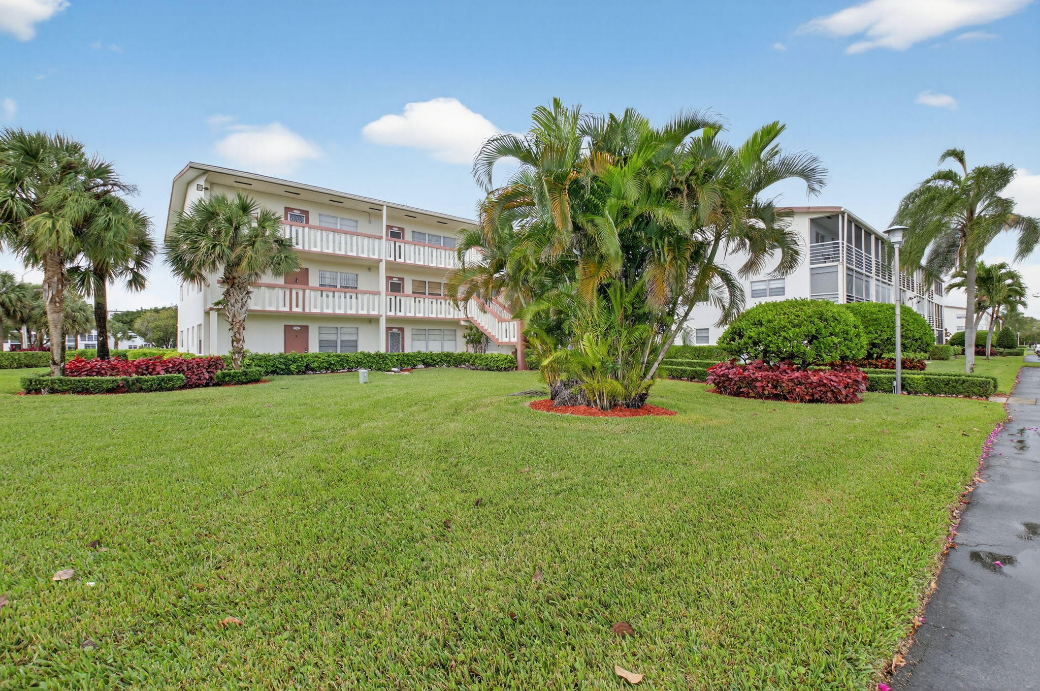 167 Preston F, Unit 167 Boca Raton, FL 33434 - Photo 2 of 54 Building