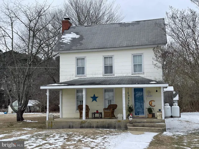 a view of a outdoor space