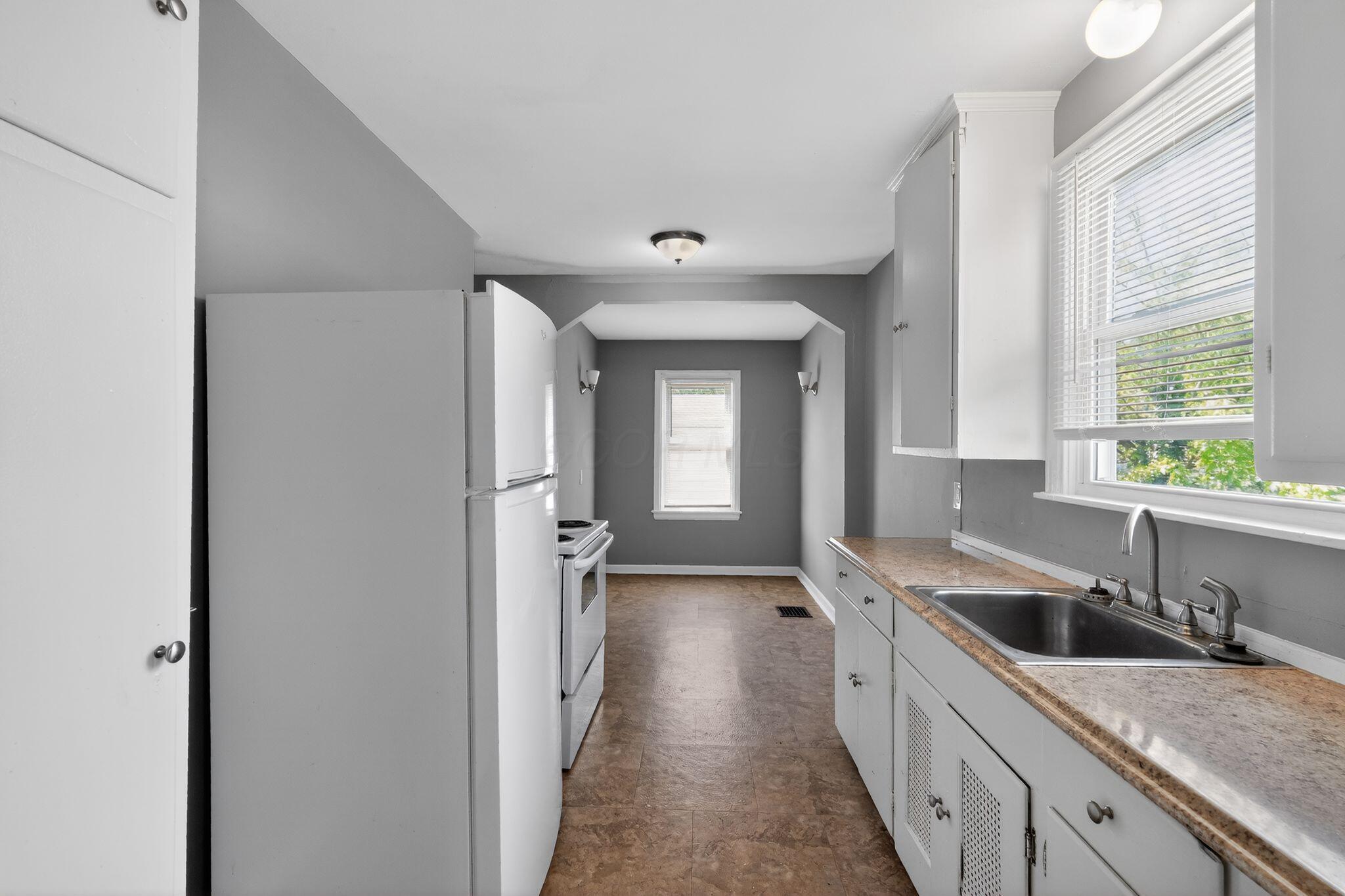 669 South Hampton Road Columbus, OH 43213 - Photo 16 of 28