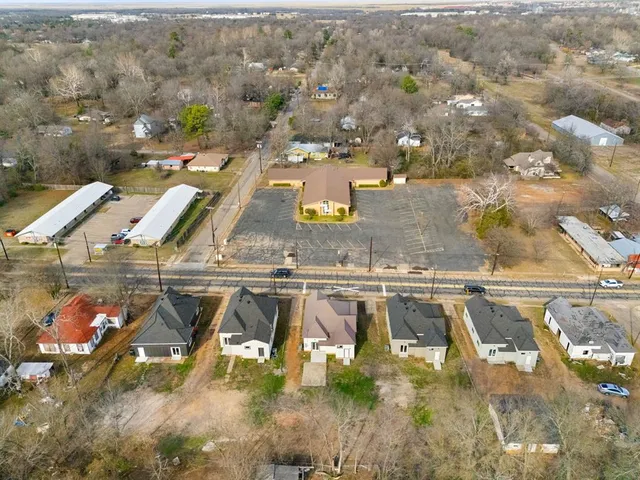 $195,000 | 1269 Bonham Street, Paris, TX 75460