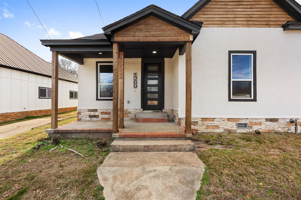 1269 Bonham Street Paris, TX 75460 - Photo 4 of 32