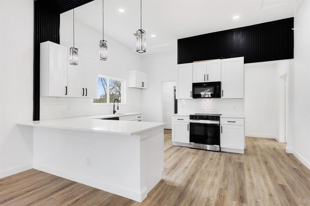 1269 Bonham Street Paris, TX 75460 - Photo 7 of 32