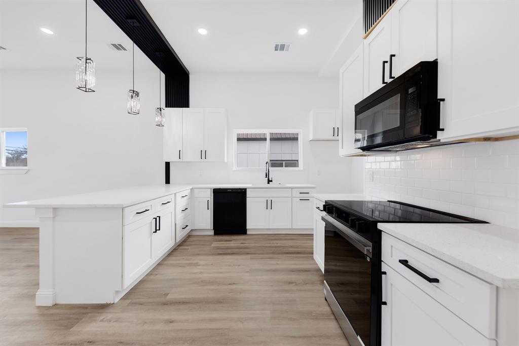 1269 Bonham Street Paris, TX 75460 - Photo 9 of 32