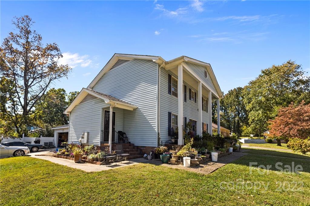 5418 Toano Road Charlotte, NC 28215 - Photo 4 of 48 Gallery Image 4