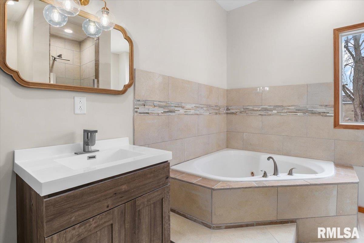 1037 North 8th Street Springfield, IL 62702 - Photo 10 of 35
