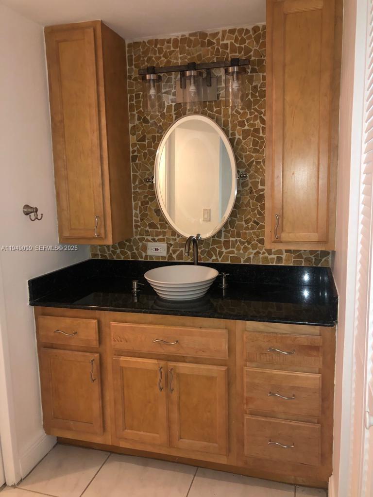 16919 North Bay Road, Unit 1022 Sunny Isles Beach, FL 33160 - Photo 4 of 4