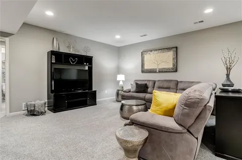 $575,000 | 19616 West 100th Terrace, Lenexa, KS 66220