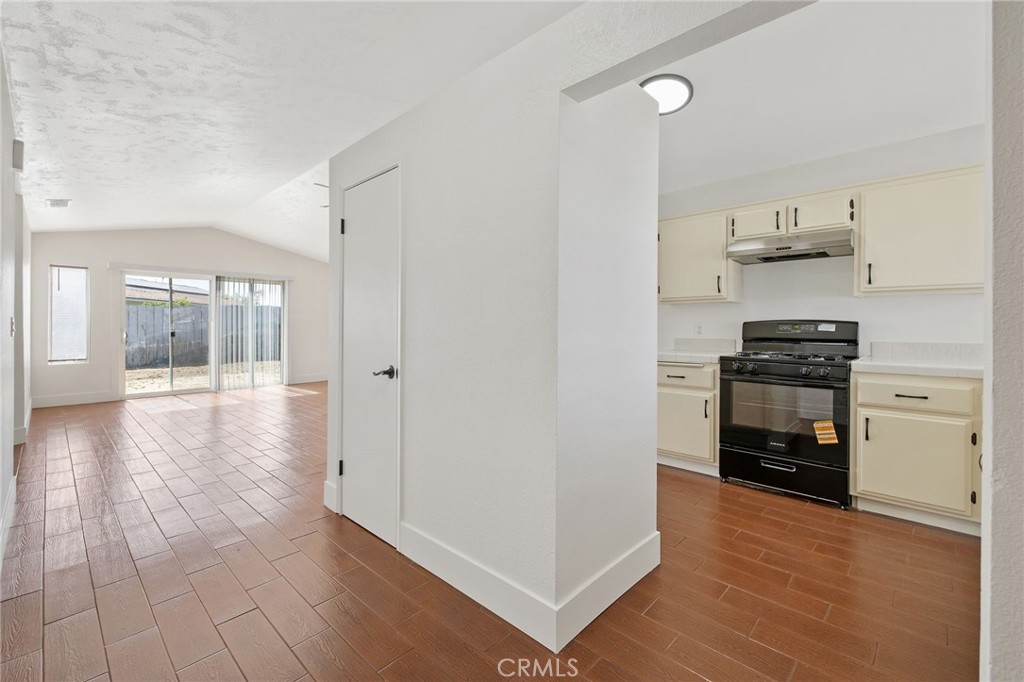 1171 State Street Hanford, CA 93230 - Photo 5 of 27