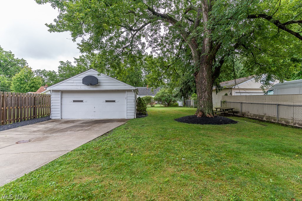 1663 Edgefield Road Lyndhurst, OH 44124 - Photo 30 of 33