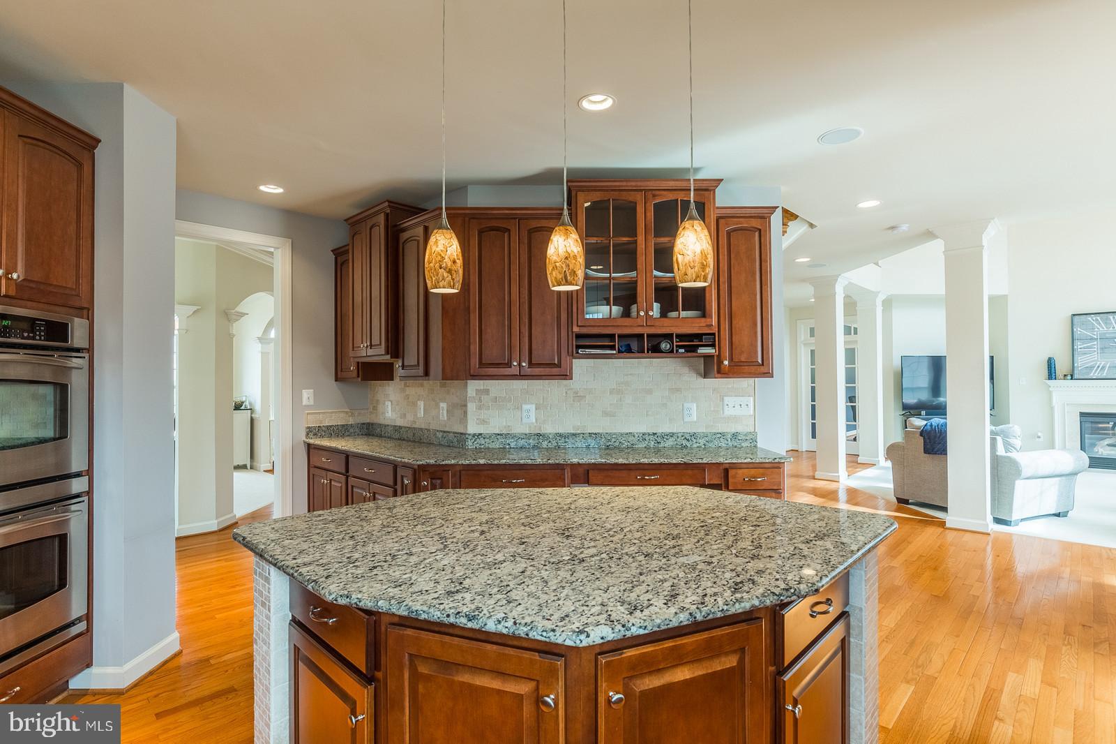 18487 Kerill Road Triangle, VA 22172 - Photo 14 of 45 Huge granite island