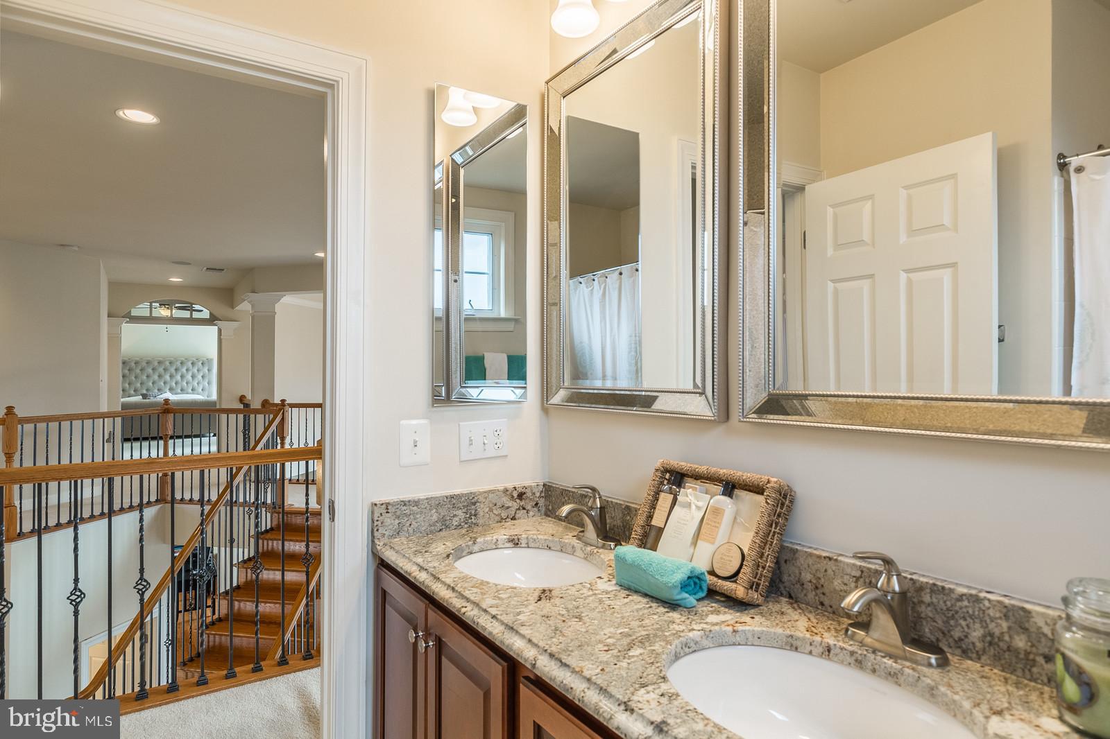 18487 Kerill Road Triangle, VA 22172 - Photo 27 of 45 2nd full bath on upper level