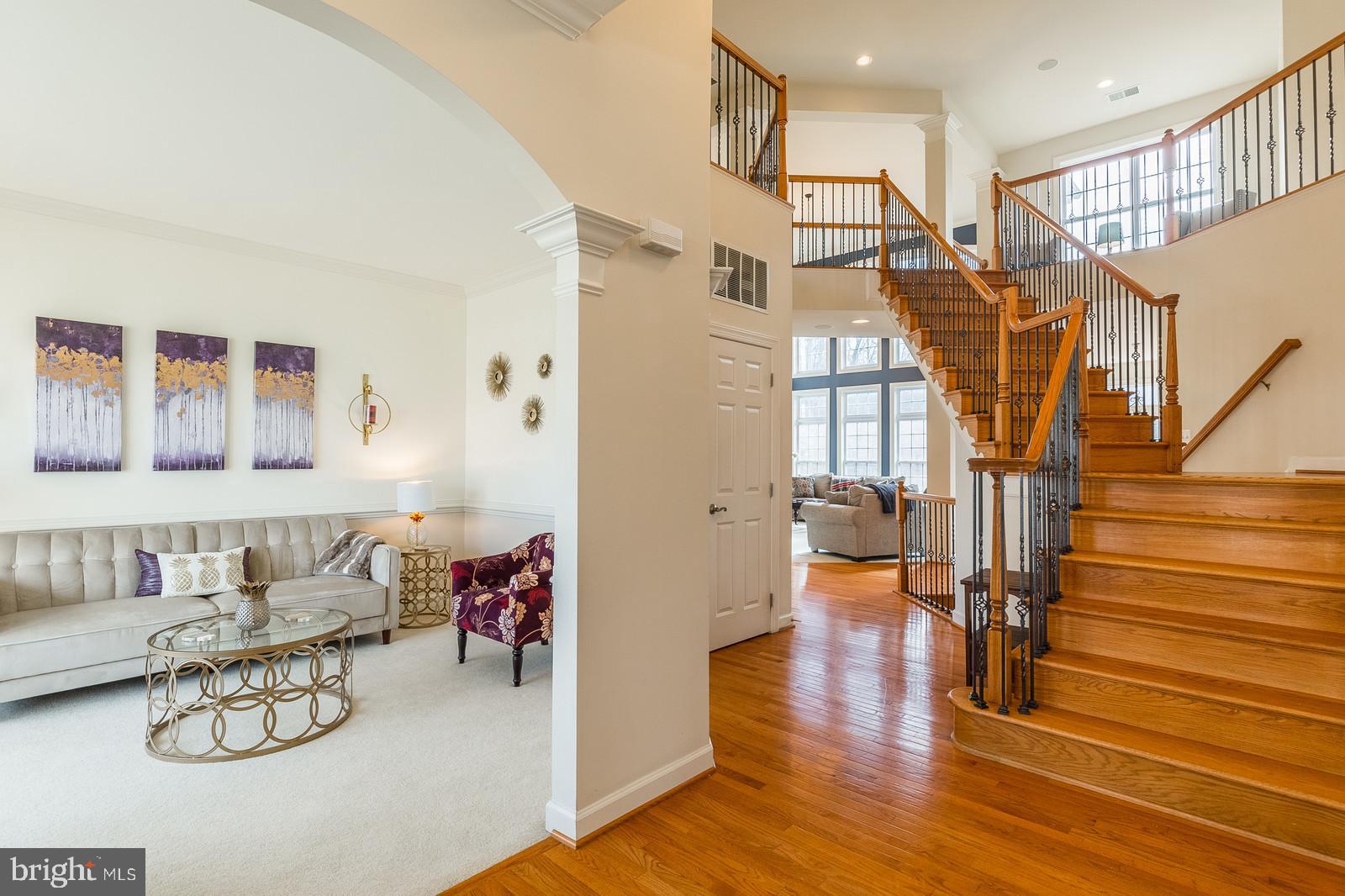 18487 Kerill Road Triangle, VA 22172 - Photo 4 of 45 Foyer view into sitting area
