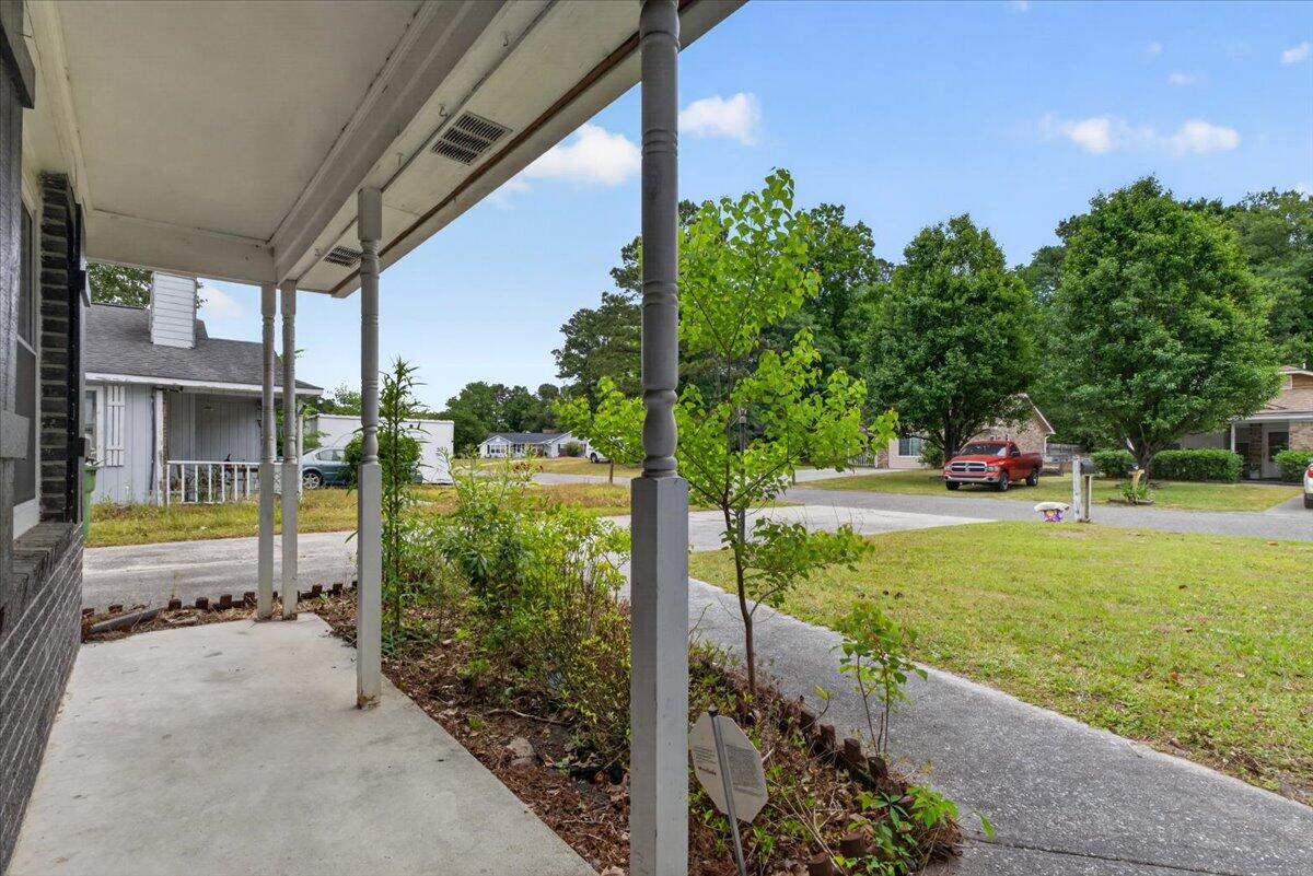 519 Temple Road Ladson, SC 29456 - Photo 4 of 29 04-Square One Team - DSC01151