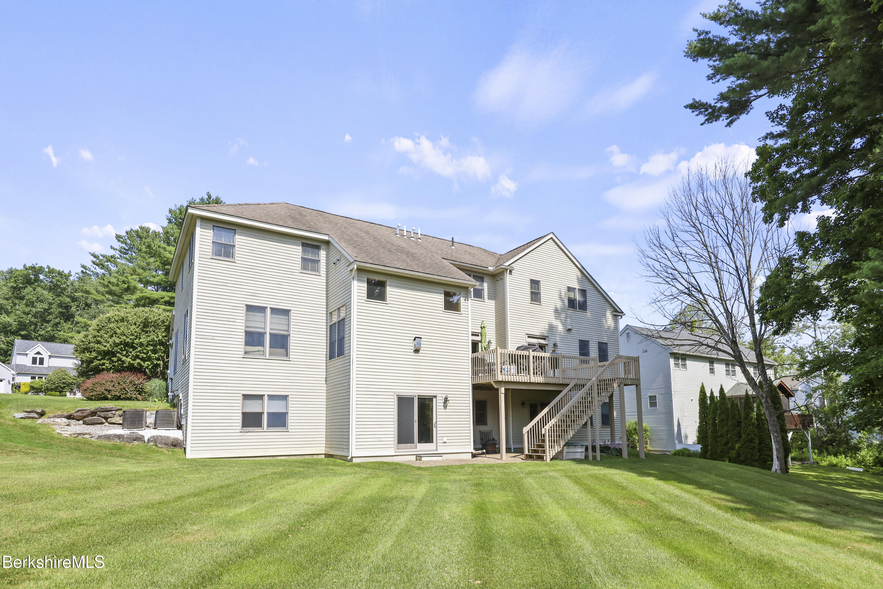35 Meadow Ridge Drive Pittsfield, MA 01201 - Photo 71 of 81 Exterior Back