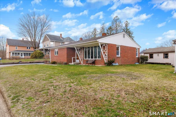 $320,000 | 10 Packerville Road, Plainfield, CT 06374