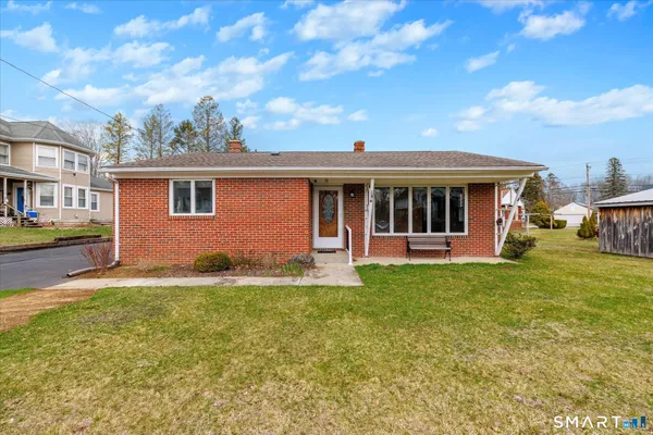 $320,000 | 10 Packerville Road, Plainfield, CT 06374