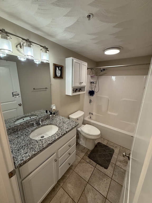 146 South Main Street, Unit 2D Clinton, MA 01510 - Photo 15 of 32