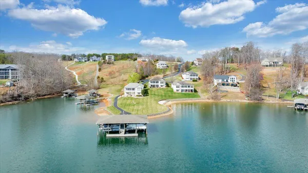 $1,275,000 | 97 Lighthouse Lane, Moneta, VA 24121