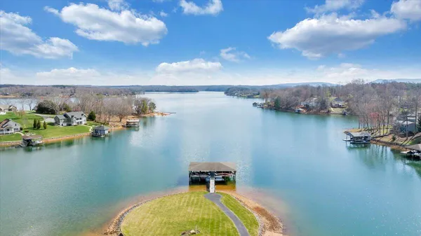 $1,275,000 | 97 Lighthouse Lane, Moneta, VA 24121