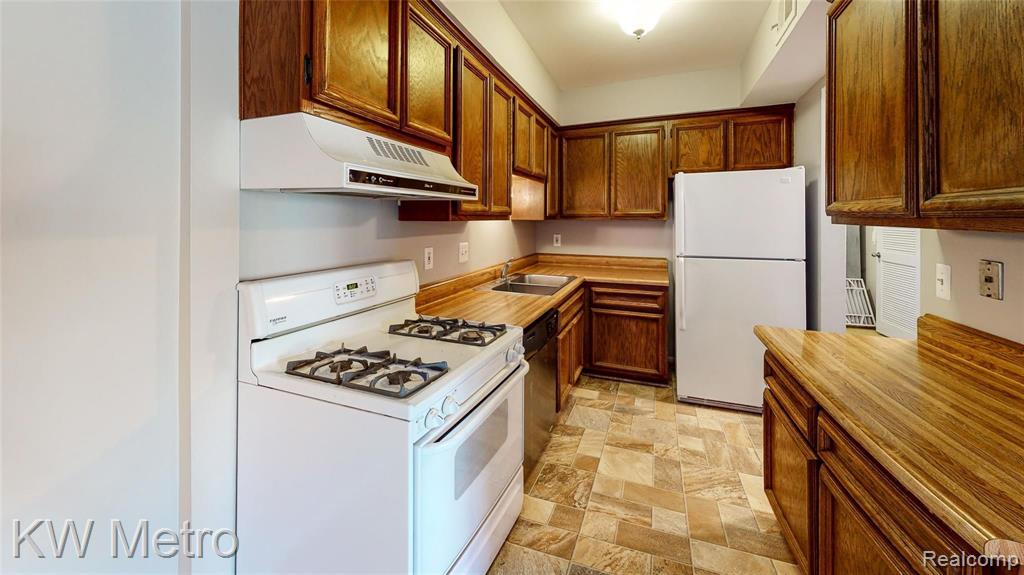 54781 Shelby Road, Unit 80 Utica, MI 48316 - Photo 5 of 9
