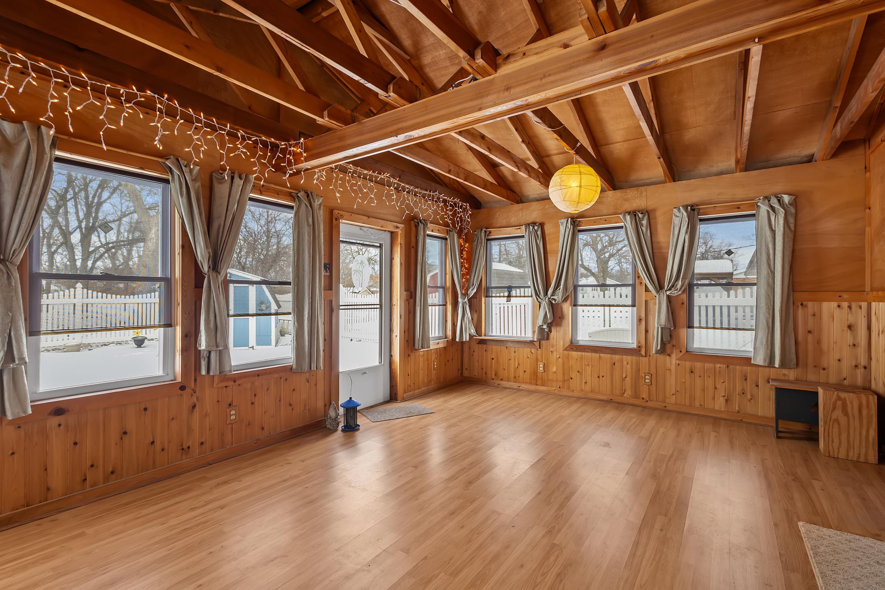 7748 Delaware Place Merrillville, IN 46410 - Photo 12 of 34 3000x2000