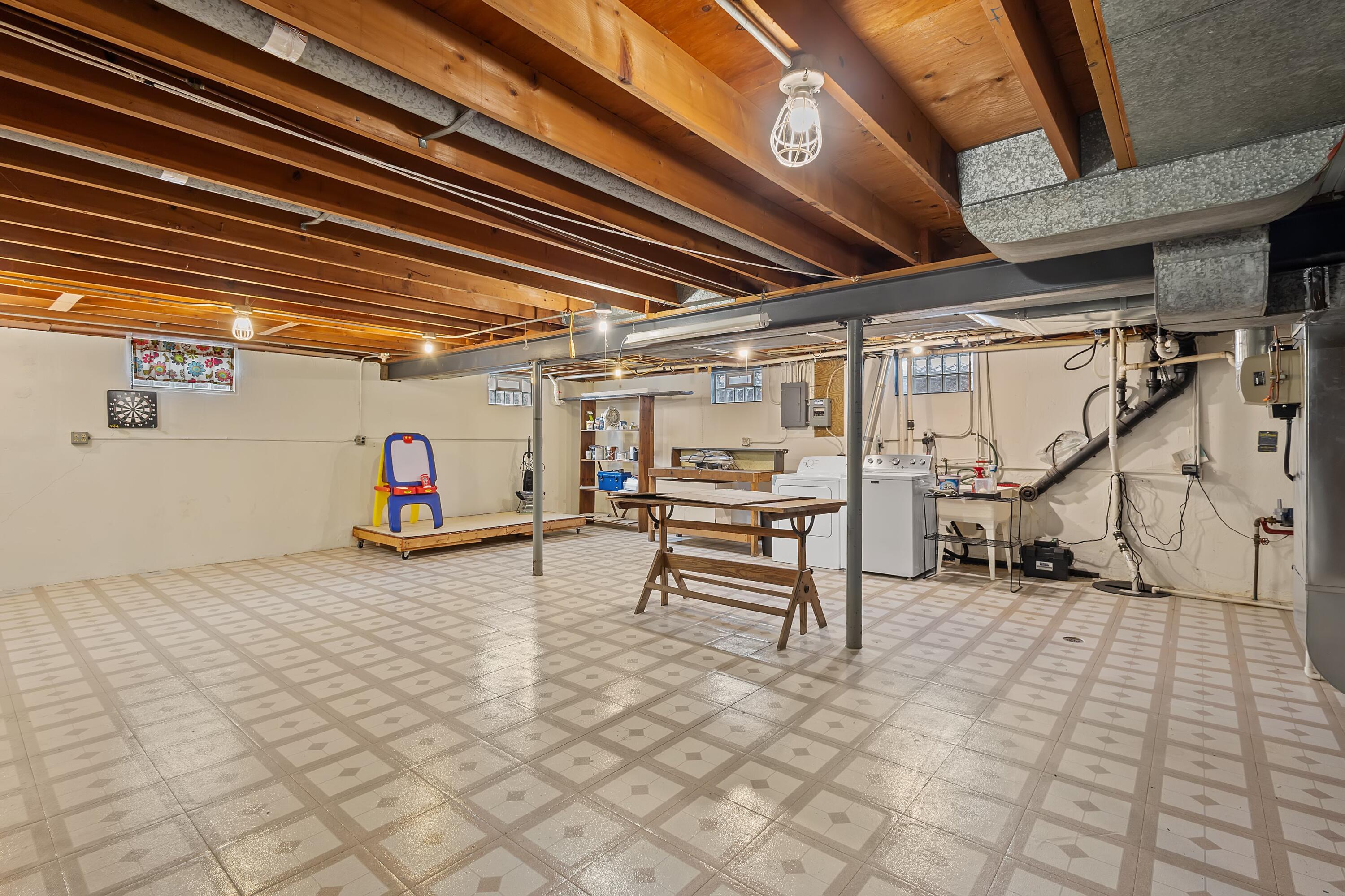 7748 Delaware Place Merrillville, IN 46410 - Photo 28 of 34 3000x2000