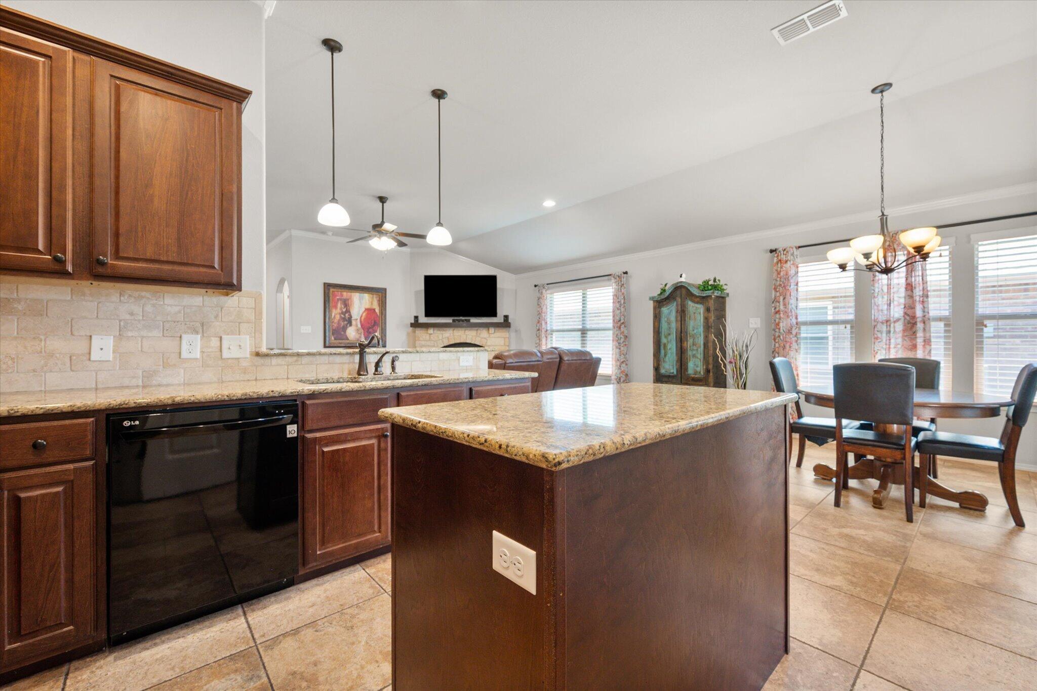 3007 111th Street Lubbock, TX 79423 - Photo 17 of 32 27-3007 111th St9047