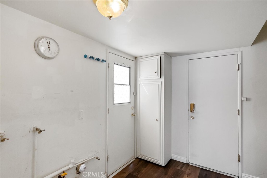 23850 Vía Jacara Valencia, CA 91355 - Photo 29 of 41 a view of a room with rack on the wall