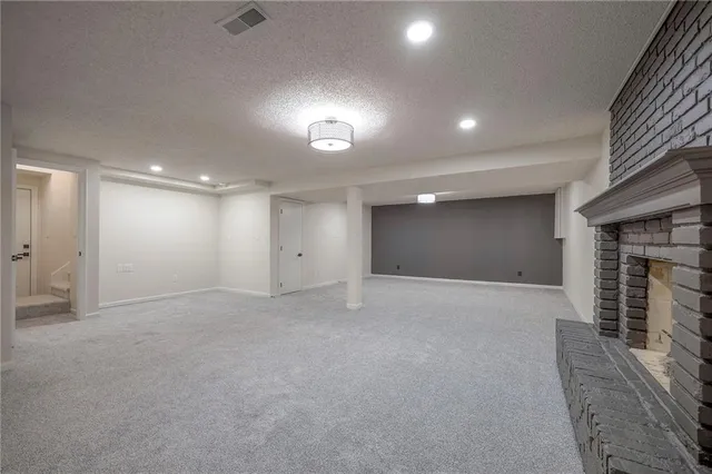 $379,900 | 1124 Amesbury Avenue, Liberty, MO 64068