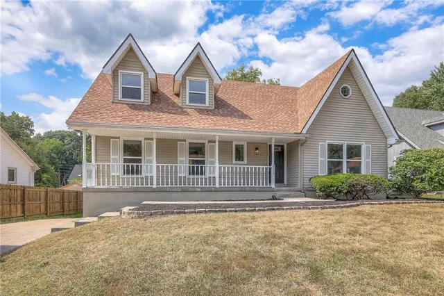 $379,900 | 1124 Amesbury Avenue, Liberty, MO 64068