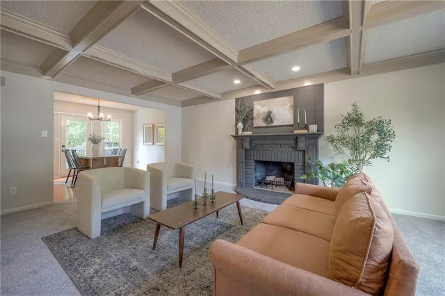 $379,900 | 1124 Amesbury Avenue, Liberty, MO 64068