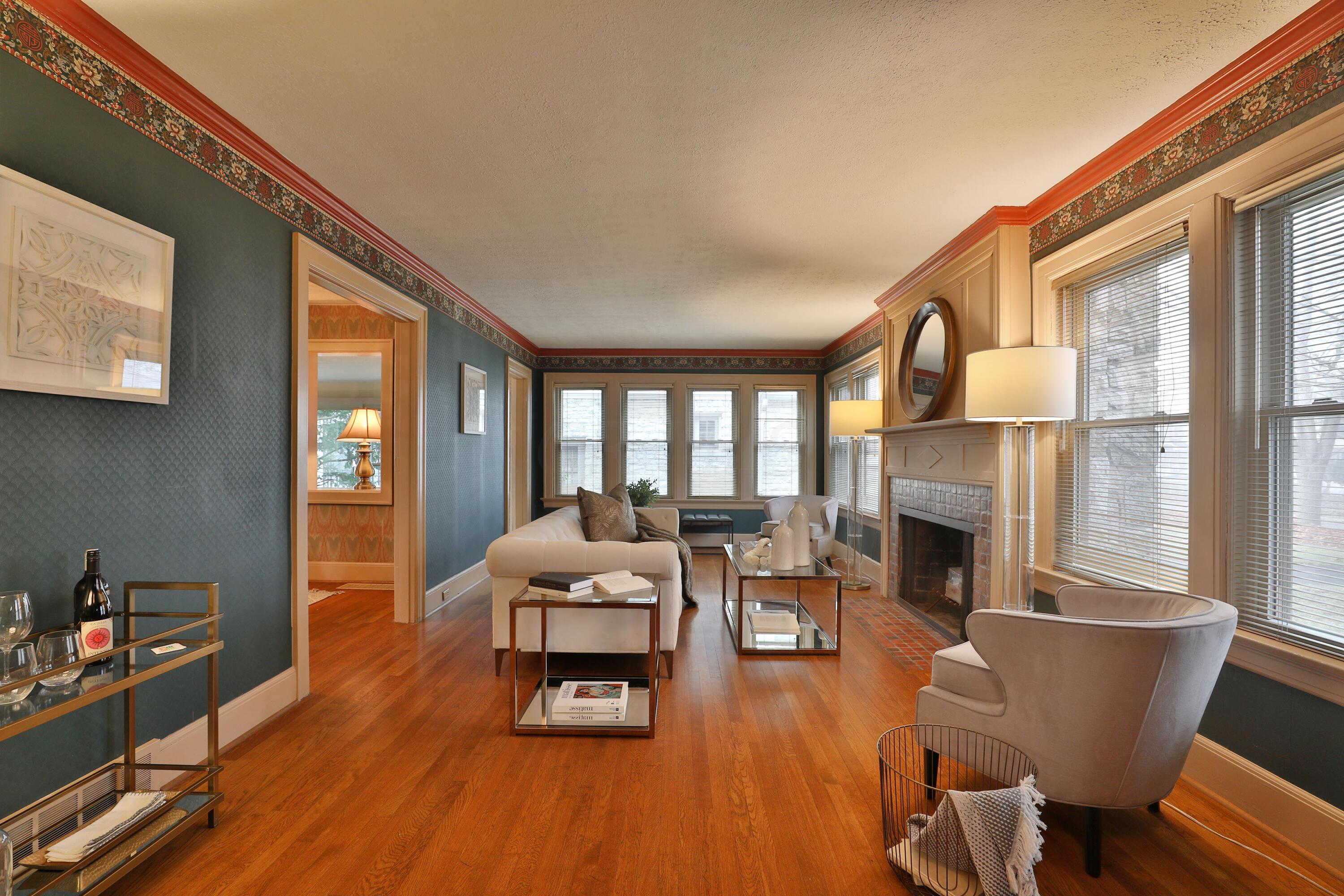 92 North Ardmore Road Bexley, OH 43209 - Photo 5 of 54 Living Room
