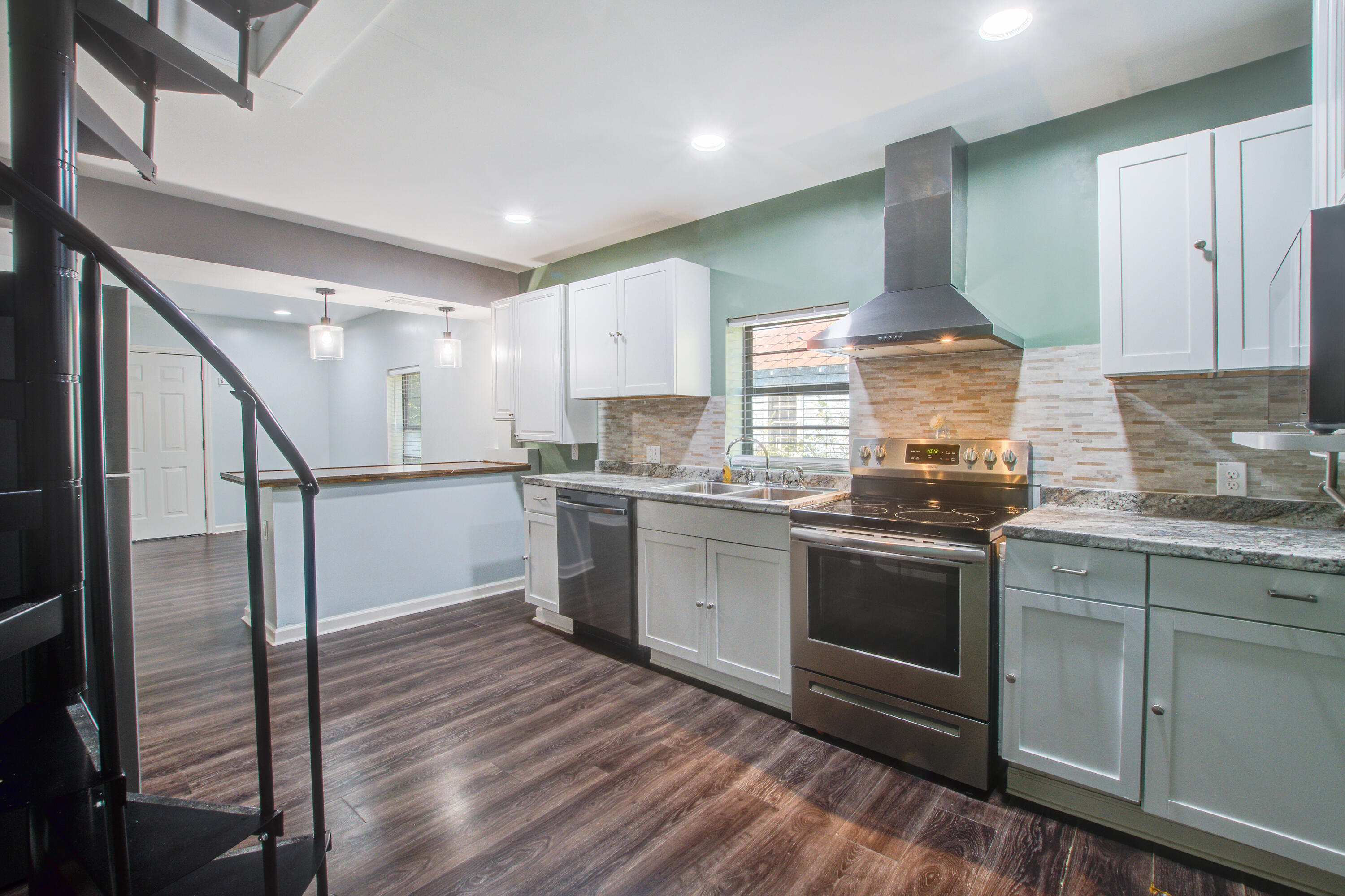 217 Savage Street Walterboro, SC 29488 - Photo 10 of 30 217_%2813%29