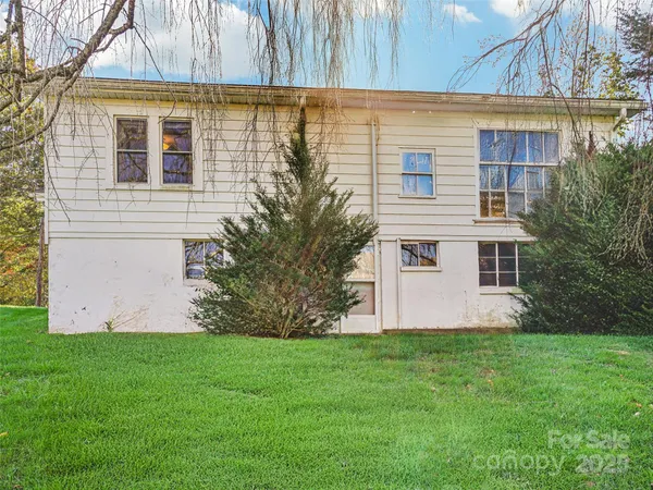 $340,000 | 230 South Main Street, Mars Hill, NC 28754